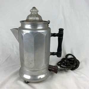 Vintage Aluminum Coffee Percolator Glass Top Lid Electric
Made in USA 110V 490W‎